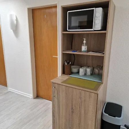 Ladage Hotel *